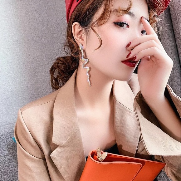 Luxury Rhinestone Crystals Long Snake Earrings - Picture 2 of 5